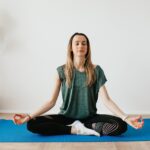 Yoga và bài tập thở – Phương pháp tự nhiên giảm căng thẳng cho tim khỏe